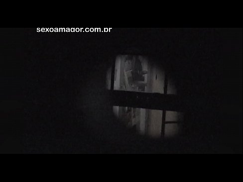 ❤️ Блондини ичкери кирпичтин артына катылган кошуналык войер жашыруун түрдө видеого тартып алат ☑ Сапаттуу секс боюнча бизде